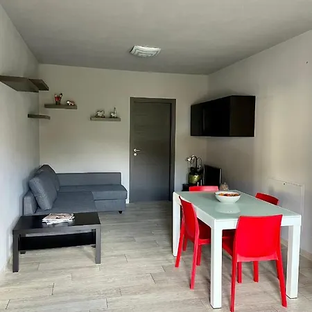 A La Bouteucca Apartment *